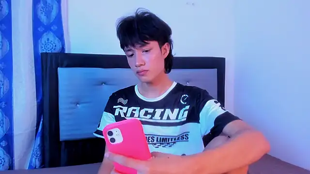 Snapshot of Johhan__Lee chatting on 01.28.25 Johhan Lee online show from 01.28.25