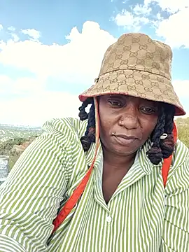 Snapshot of ThickianaRider chatting on 02.09.26 ThickianaRider online show from 02.09.26