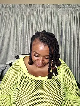 Snapshot of ThickianaRider chatting on 03.07.26 ThickianaRider online show from 03.07.26