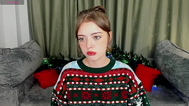 Snapshot of ellyford chatting on 12.08.24 ellyford online show from 12.08.24