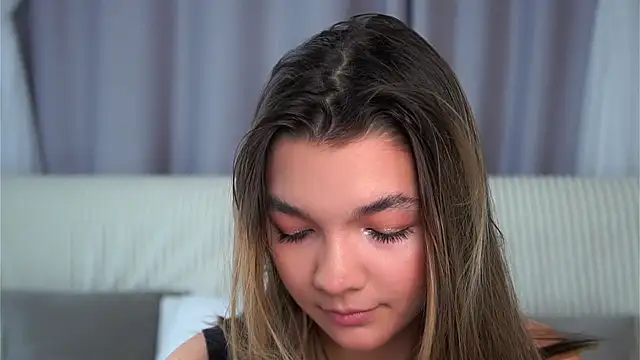 VeronaAppleberry online show from 10.09.25