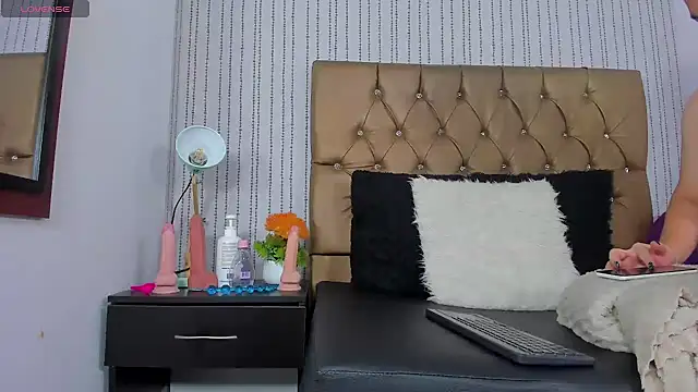 Snapshot of veneno_hot chatting on 03.19.25 veneno hot online show from 03.19.25