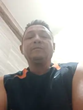 Snapshot of luchoarr chatting on 11.02.25 luchoarr online show from 11.02.25