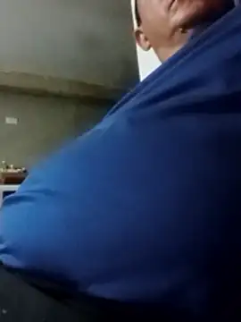 Snapshot of luchoarr chatting on 11.19.25 luchoarr online show from 11.19.25