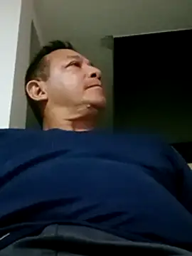 Snapshot of luchoarr chatting on 11.28.25 luchoarr online show from 11.28.25