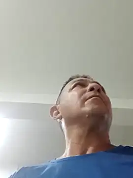 Snapshot of luchoarr chatting on 12.03.25 luchoarr online show from 12.03.25