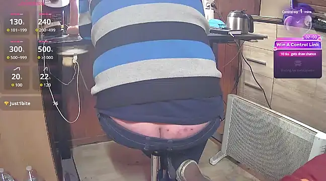 Snapshot of misteryman1956 chatting on 03.10.25 misteryman1956 online show from 03.10.25