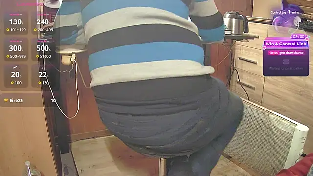 Snapshot of misteryman1956 chatting on 03.12.25 misteryman1956 online show from 03.12.25