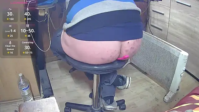 Snapshot of misteryman1956 chatting on 03.18.25 misteryman1956 online show from 03.18.25