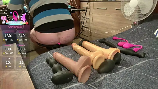 Snapshot of misteryman1956 chatting on 09.27.25 misteryman1956 online show from 09.27.25