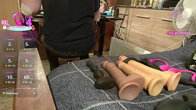 Snapshot of misteryman1956 chatting on 10.04.25 misteryman1956 online show from 10.04.25