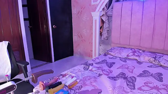 Snapshot of sheyla_sweet18 chatting on 01.04.25 sheyla sweet18 online show from 01.04.25