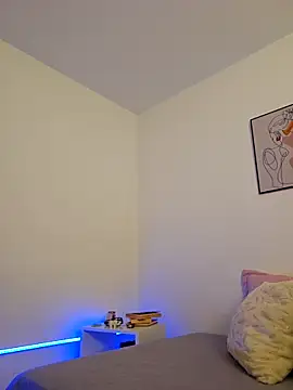 VictoriaEvaans  online show from 10.30.25