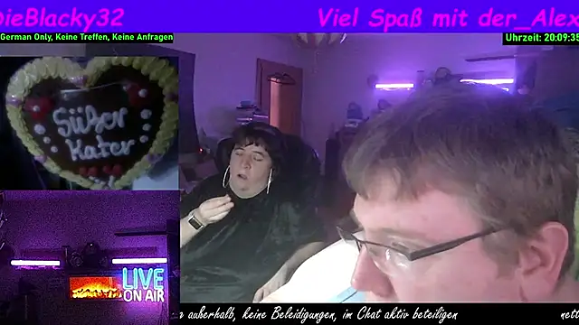 Snapshot of der_alex38 chatting on 11.16.25 der alex38 online show from 11.16.25