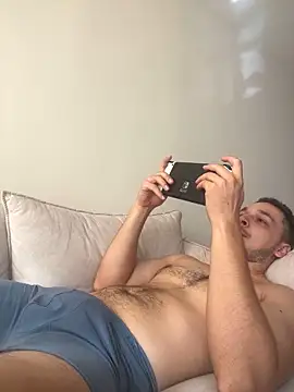 Snapshot of LabronsAd chatting on 12.20.24 LabronsAd online show from 12.20.24