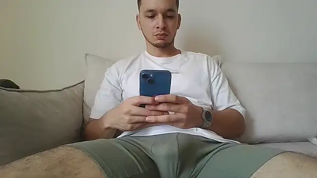 Snapshot of LabronsAd chatting on 10.20.25 LabronsAd online show from 10.20.25