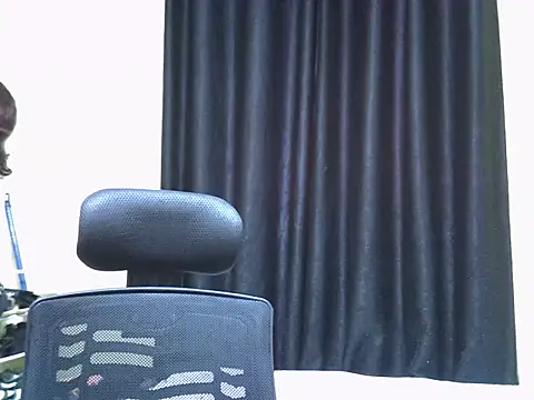 Snapshot of Horny-slut_ chatting on 10.30.25 Horny-slut online show from 10.30.25