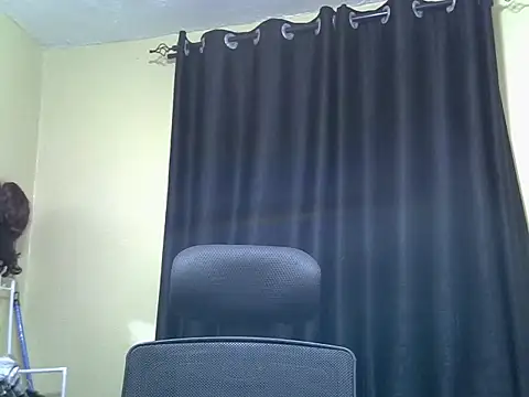 Snapshot of Horny-slut_ chatting on 11.05.25 Horny-slut online show from 11.05.25