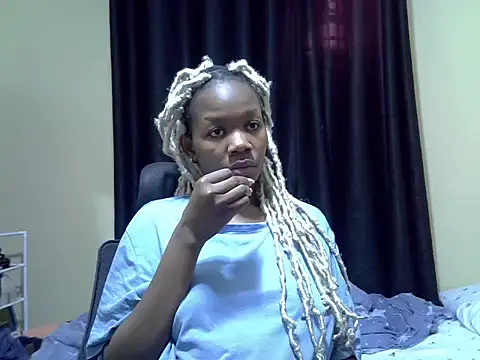 Snapshot of Horny-slut_ chatting on 11.12.25 Horny-slut online show from 11.12.25