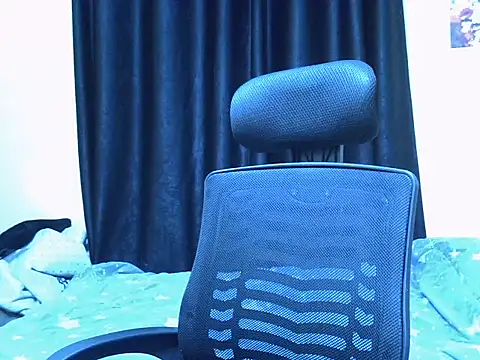 Snapshot of Horny-slut_ chatting on 01.14.26 Horny-slut online show from 01.14.26