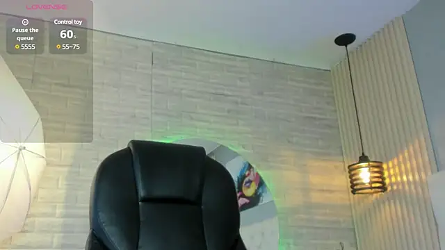 nicole  parker1 online show from 02.12.25