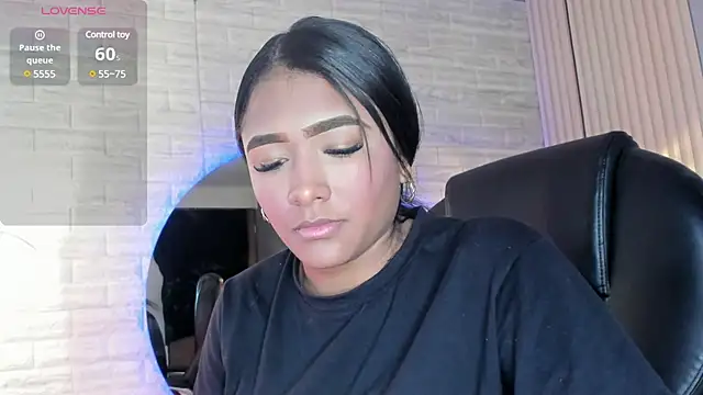 nicole  parker1 online show from 02.18.25