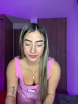 Snapshot of Issabela_G1 chatting on 12.23.24 Issabela G1 online show from 12.23.24
