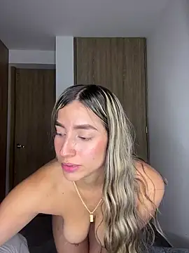 Snapshot of Issabela_G1 chatting on 01.02.25 Issabela G1 online show from 01.02.25