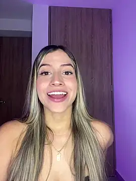 Snapshot of Issabela_G1 chatting on 02.19.25 Issabela G1 online show from 02.19.25