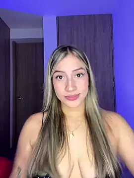 Snapshot of Issabela_G1 chatting on 02.27.25 Issabela G1 online show from 02.27.25