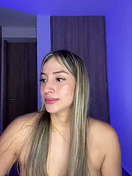 Snapshot of Issabela_G1 chatting on 02.27.25 Issabela G1 online show from 02.27.25