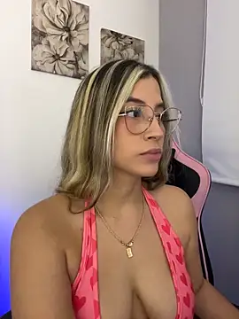 Issabela G1 online show from 05.10.26