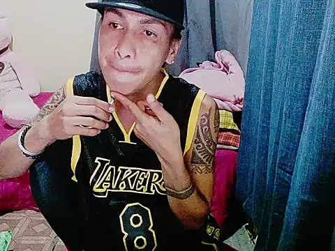 Snapshot of Indaypakay_ts chatting on 12.21.25 Indaypakay ts online show from 12.21.25