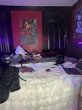 Snapshot of Luluof chatting on 02.17.25 Luluof online show from 02.17.25