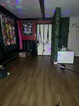 Snapshot of Luluof chatting on 03.17.25 Luluof online show from 03.17.25