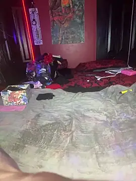 Snapshot of Luluof chatting on 03.19.25 Luluof online show from 03.19.25