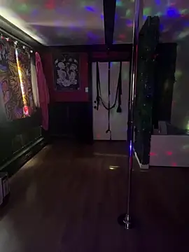 Snapshot of Luluof chatting on 03.21.25 Luluof online show from 03.21.25