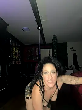 Snapshot of Luluof chatting on 09.23.25 Luluof online show from 09.23.25