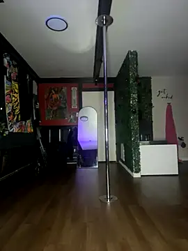 Snapshot of Luluof chatting on 10.02.25 Luluof online show from 10.02.25