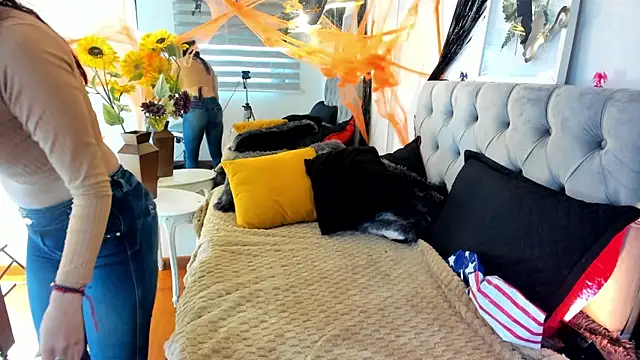 Snapshot of Nami_sunny chatting on 10.24.25 Nami sunny online show from 10.24.25