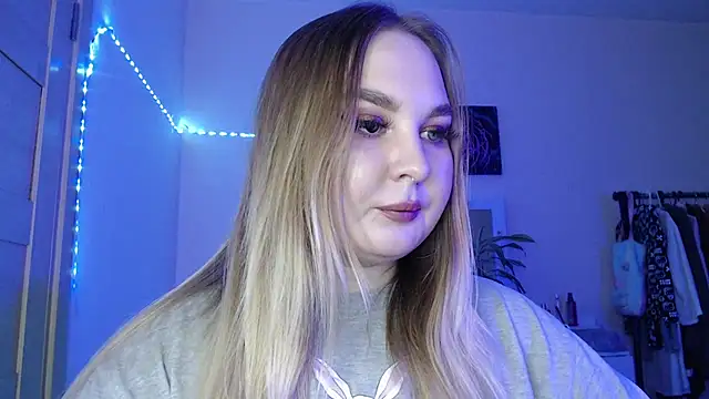 Snapshot of Greeenfriends6969 chatting on 02.06.25 Greeenfriends6969 online show from 02.06.25