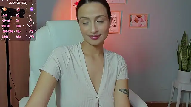 Elena Ruiz online show from 02.22.25