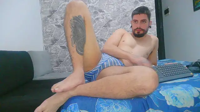 Snapshot of Aaron_kwok28 chatting on 01.03.25 Aaron kwok28 online show from 01.03.25