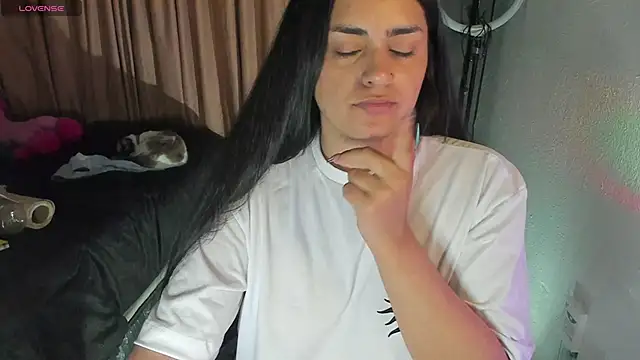 Snapshot of _laina_ chatting on 12.09.24 laina online show from 12.09.24