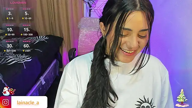 Snapshot of _laina_ chatting on 01.08.25 laina online show from 01.08.25