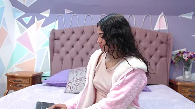 Snapshot of BritneyCollins chatting on 02.01.25 BritneyCollins online show from 02.01.25