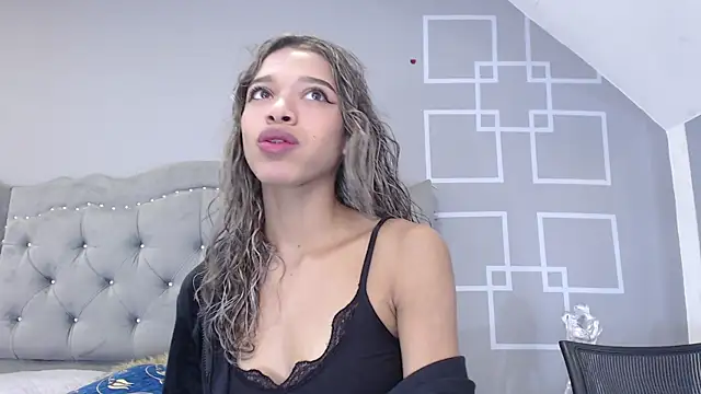 Snapshot of BritneyCollins chatting on 02.09.25 BritneyCollins online show from 02.09.25