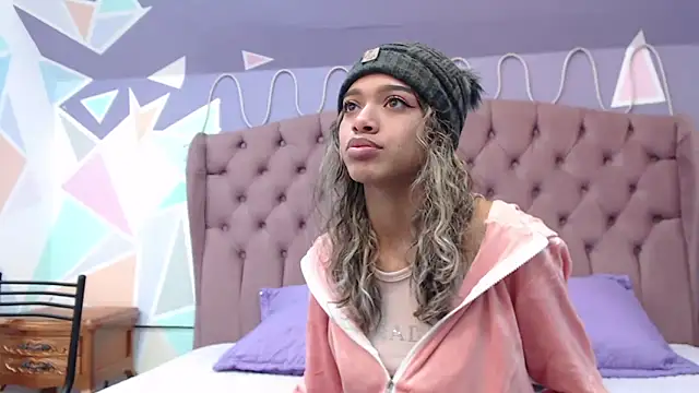 Snapshot of BritneyCollins chatting on 02.13.25 BritneyCollins online show from 02.13.25