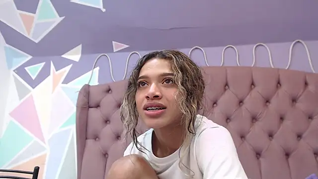 Snapshot of BritneyCollins chatting on 03.12.25 BritneyCollins online show from 03.12.25