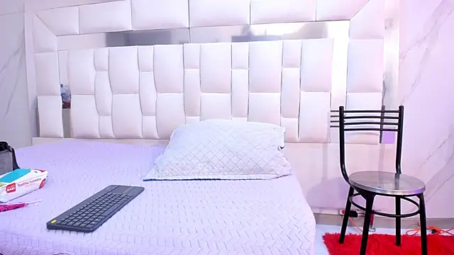 Snapshot of BritneyCollins chatting on 11.05.25 BritneyCollins online show from 11.05.25